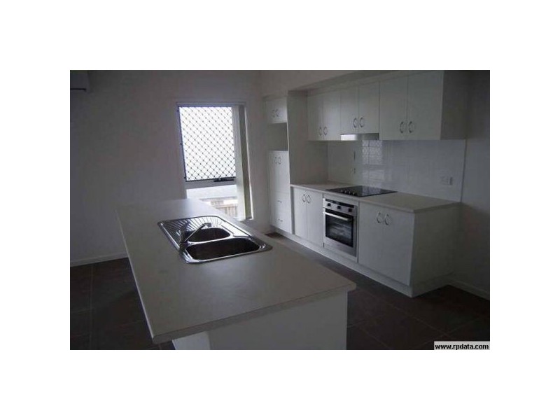 8 Tenzing Place,, Springfield Lakes QLD 4300