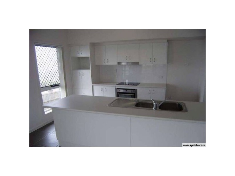 8 Tenzing Place,, Springfield Lakes QLD 4300