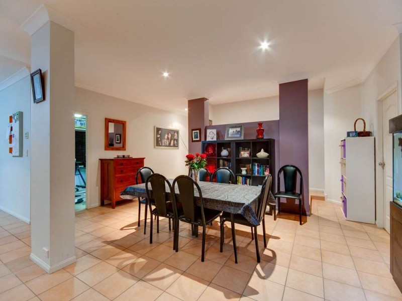 15 Rise Place, Upper Kedron QLD 4055