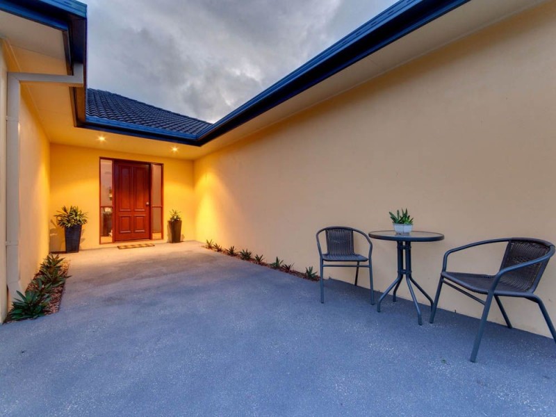 15 Rise Place, Upper Kedron QLD 4055