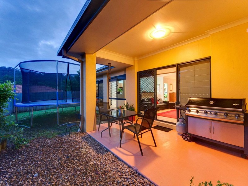 15 Rise Place, Upper Kedron QLD 4055