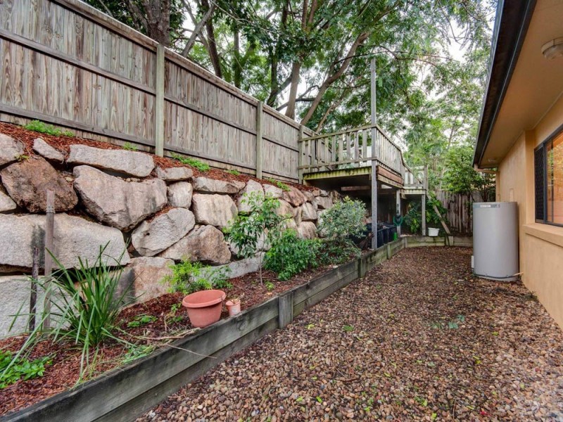 15 Rise Place, Upper Kedron QLD 4055