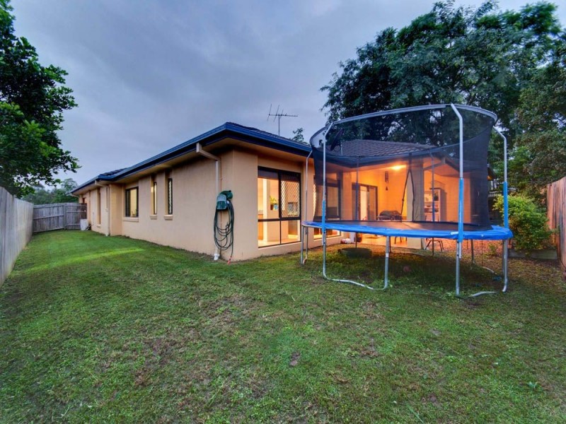 15 Rise Place, Upper Kedron QLD 4055