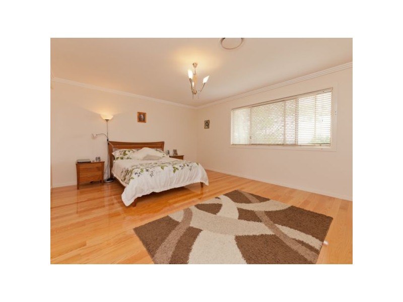 11 Angel Court, Eatons Hill QLD 4037