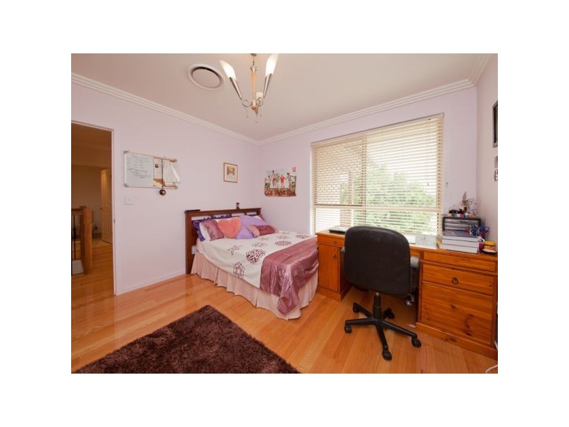 11 Angel Court, Eatons Hill QLD 4037