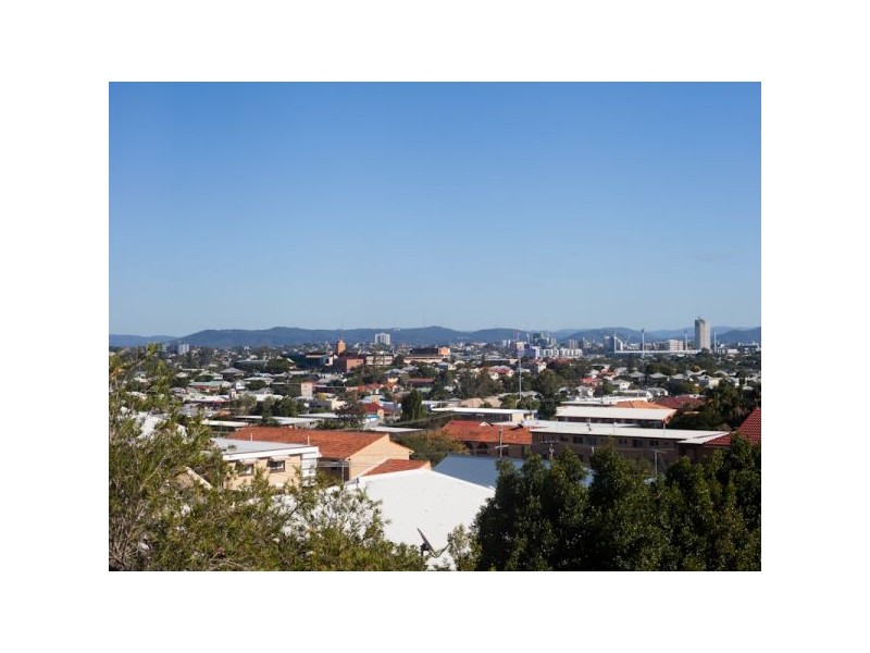 4/235 Cavendish Rd, Coorparoo QLD 4151