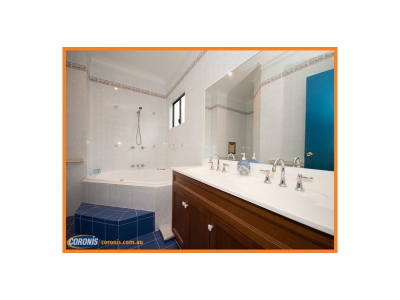 6 Pinehurst Court, Karana Downs QLD 4306