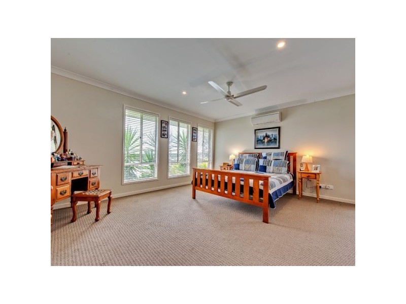 7 Flame Trees Crescent, Maudsland QLD 4210