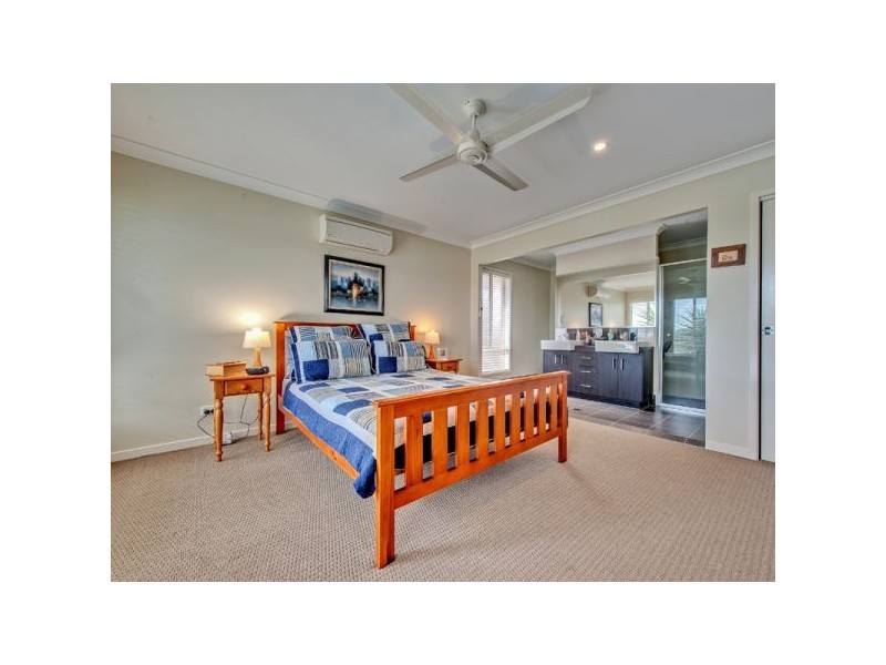 7 Flame Trees Crescent, Maudsland QLD 4210