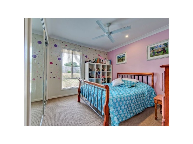 7 Flame Trees Crescent, Maudsland QLD 4210