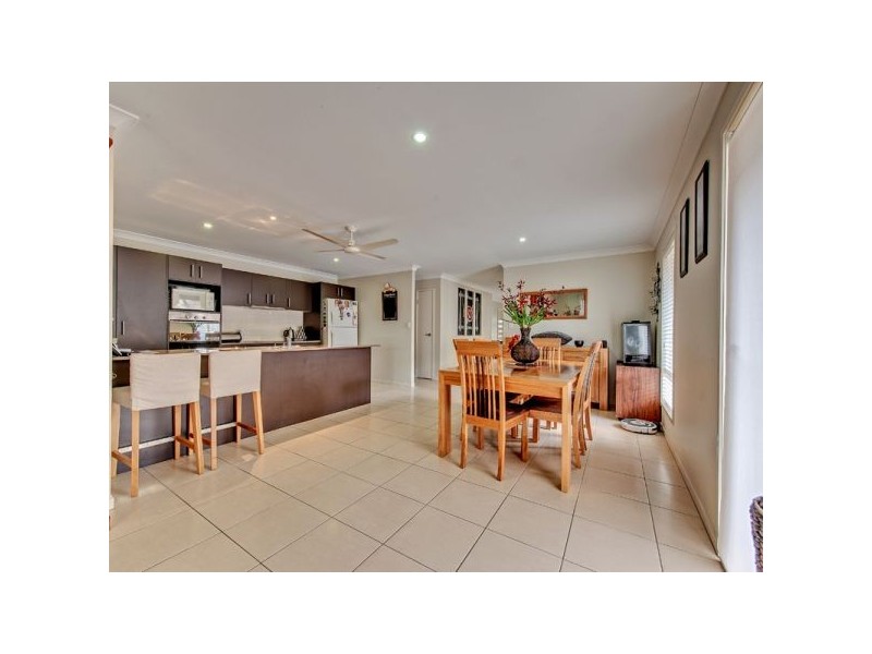 7 Flame Trees Crescent, Maudsland QLD 4210