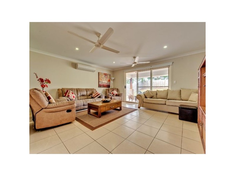 7 Flame Trees Crescent, Maudsland QLD 4210