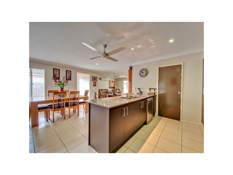 7 Flame Trees Crescent, Maudsland QLD 4210