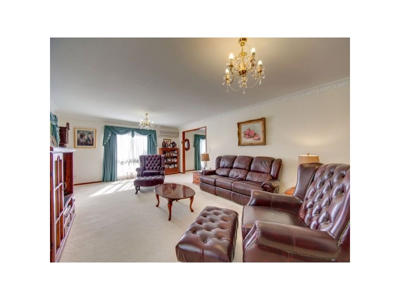 17 Sarow Drive, Warner QLD 4500