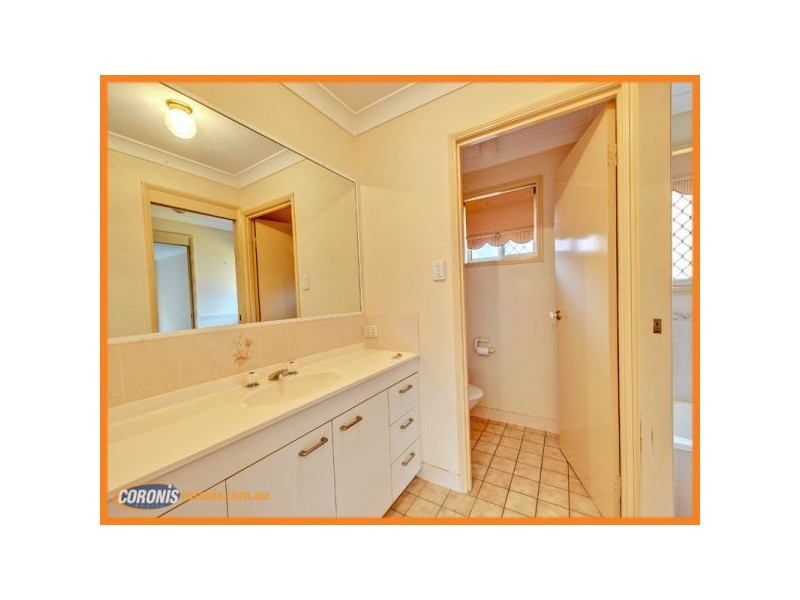 10 Banksia Circuit, Forest Lake QLD 4078