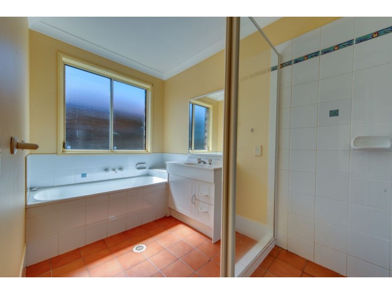 17 Ravenswood Lane, Springfield QLD 4300