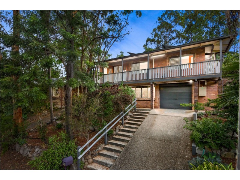 33 Tarnook Drive, Ferny Hills QLD 4055