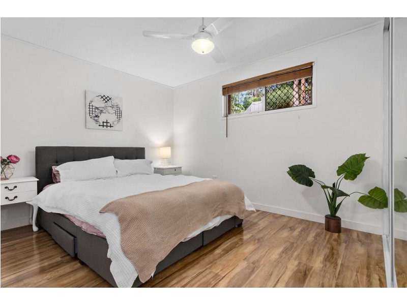 33 Tarnook Drive, Ferny Hills QLD 4055