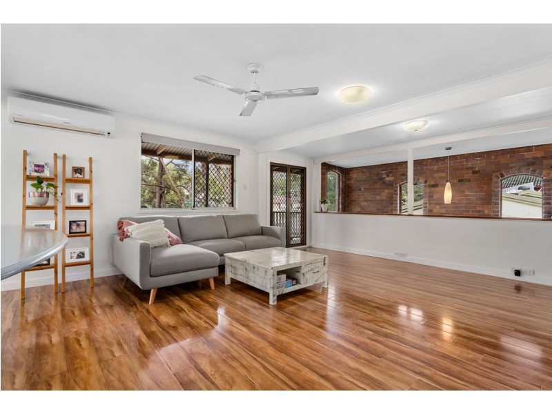 33 Tarnook Drive, Ferny Hills QLD 4055