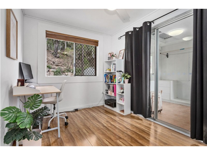 33 Tarnook Drive, Ferny Hills QLD 4055