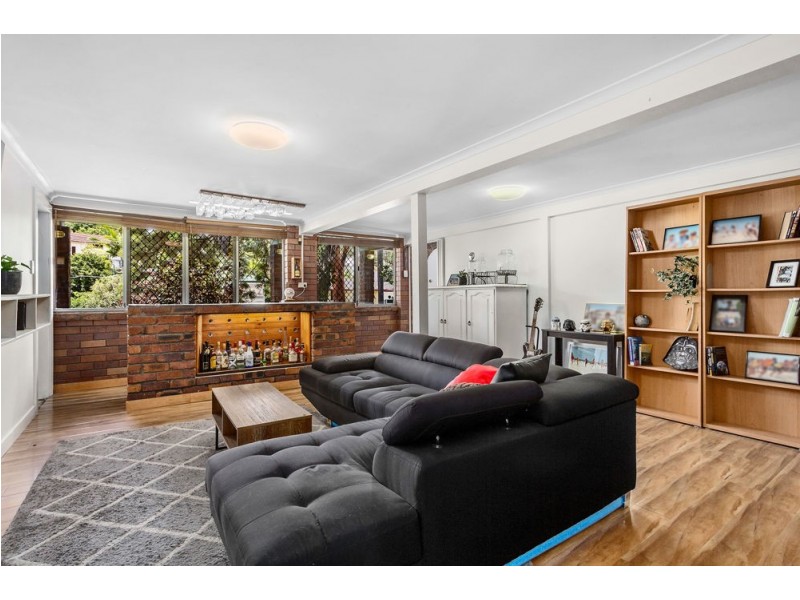 33 Tarnook Drive, Ferny Hills QLD 4055