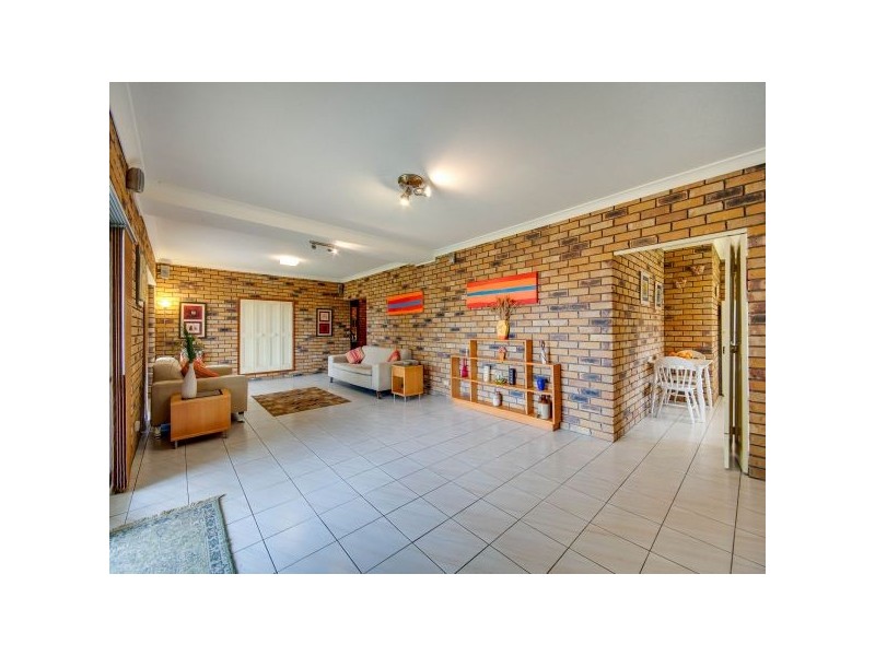 31 Branch Creek Road, Clear Mountain QLD 4500