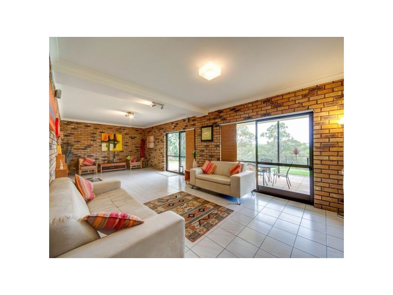 31 Branch Creek Road, Clear Mountain QLD 4500