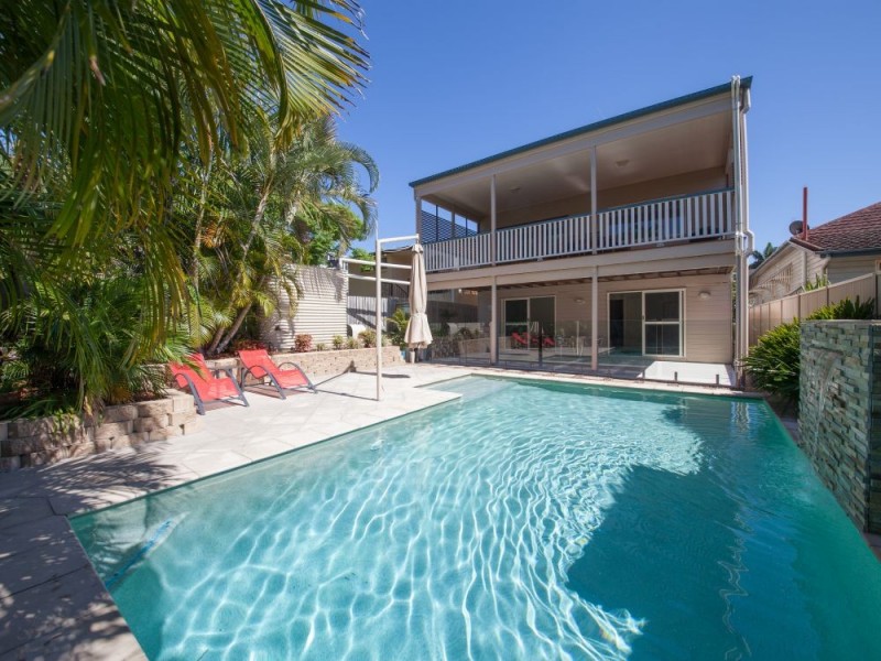 10 Seventh Avenue, Windsor QLD 4030