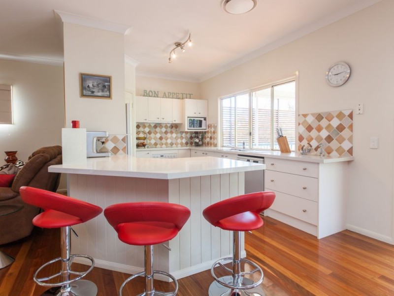 10 Seventh Avenue, Windsor QLD 4030