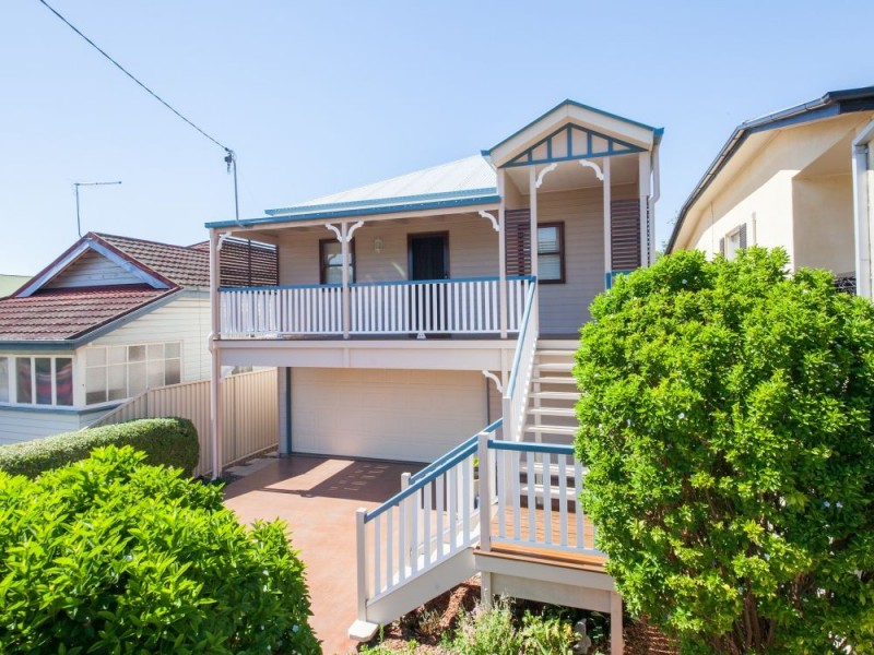 10 Seventh Avenue, Windsor QLD 4030