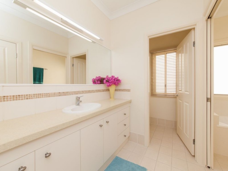 10 Seventh Avenue, Windsor QLD 4030