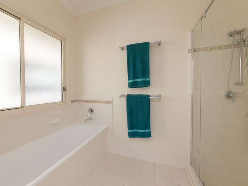 10 Seventh Avenue, Windsor QLD 4030