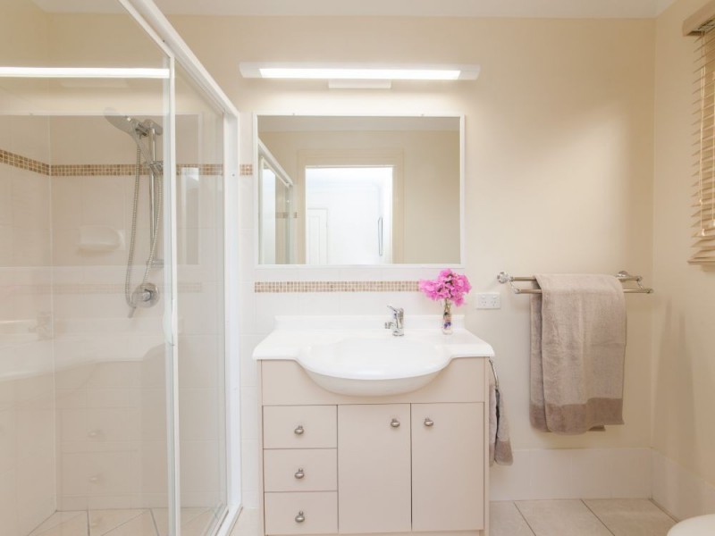 10 Seventh Avenue, Windsor QLD 4030