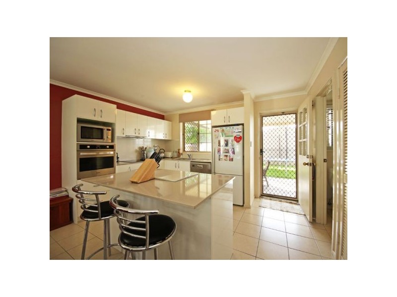 2/11 Tulip Close, Fitzgibbon QLD 4018