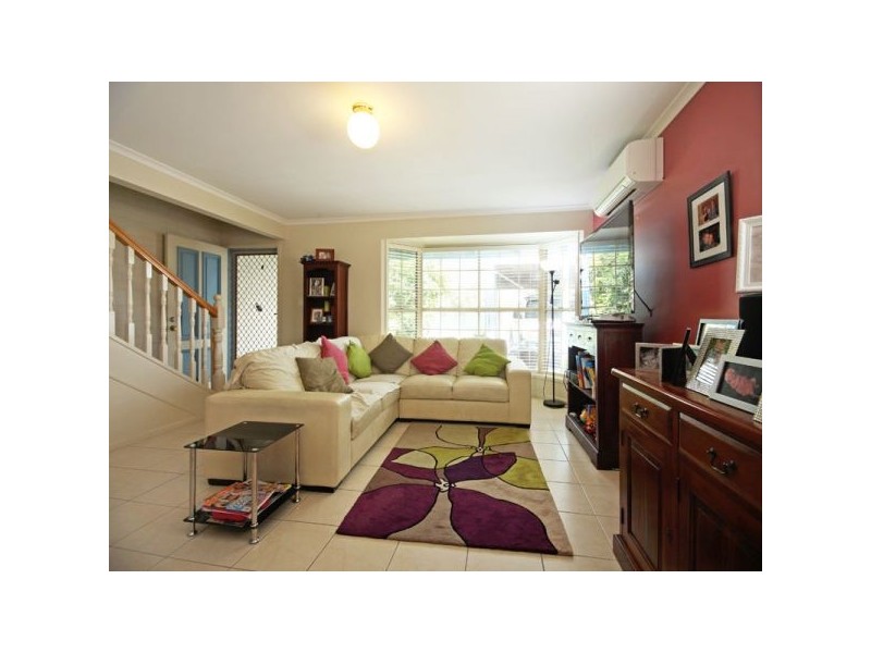 2/11 Tulip Close, Fitzgibbon QLD 4018