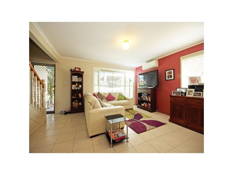 2/11 Tulip Close, Fitzgibbon QLD 4018