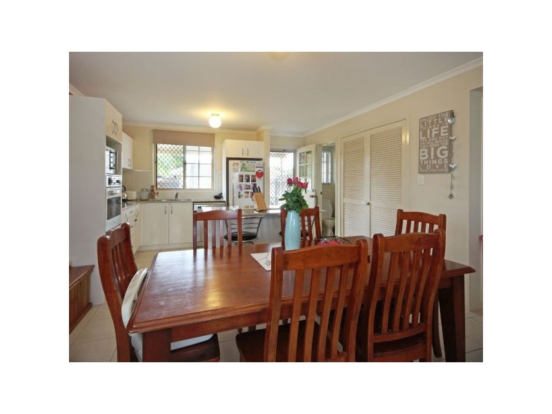 2/11 Tulip Close, Fitzgibbon QLD 4018