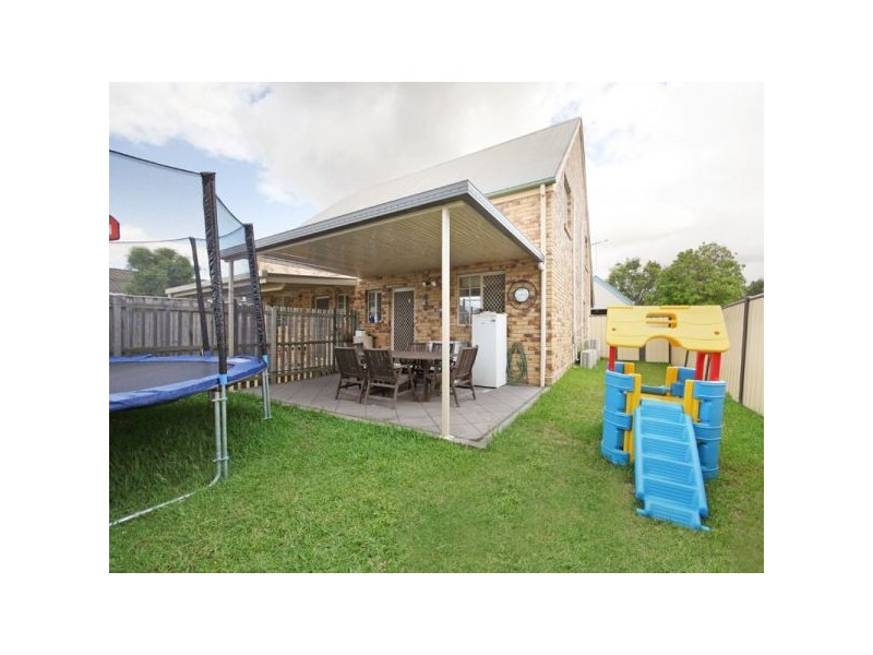 2/11 Tulip Close, Fitzgibbon QLD 4018