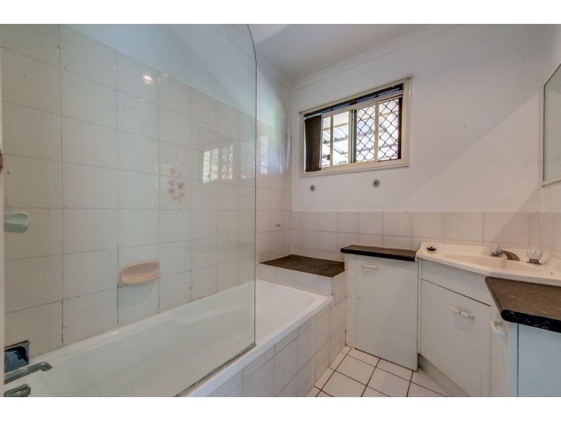 4 Wallace Street, Crestmead QLD 4132