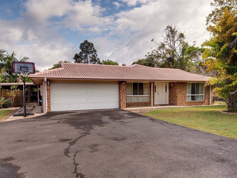 2 Kestrel Ct, Warner QLD 4500