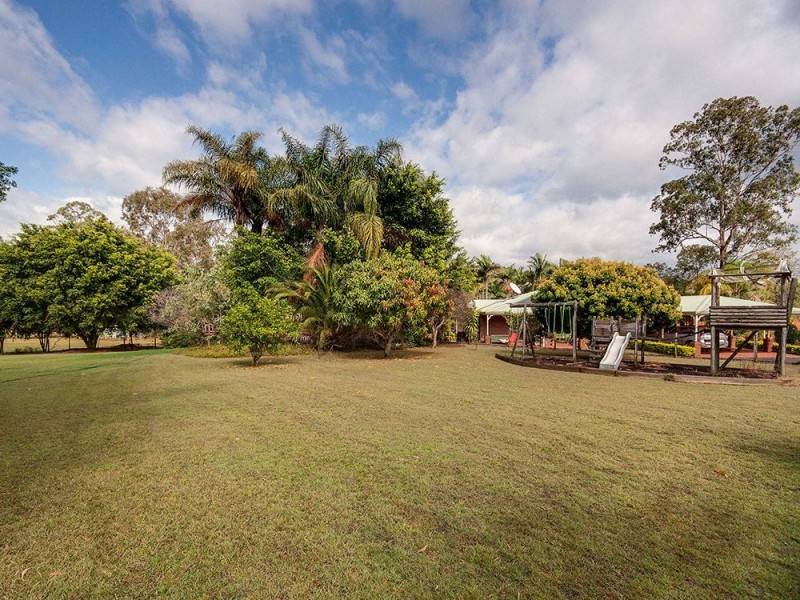 2 Kestrel Ct, Warner QLD 4500