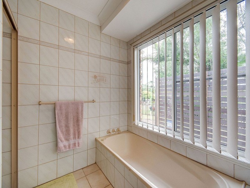 2 Kestrel Ct, Warner QLD 4500