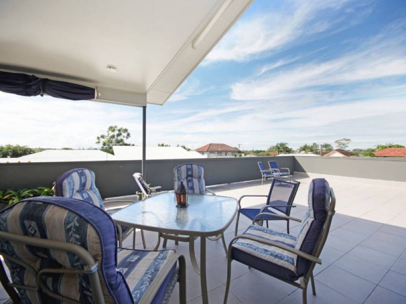 8 Deans Street West, Clontarf QLD 4019