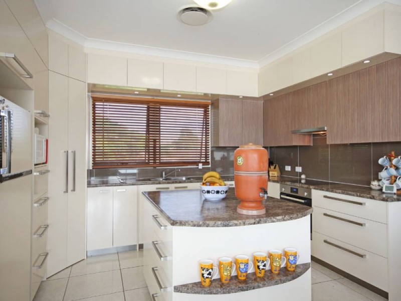8 Deans Street West, Clontarf QLD 4019