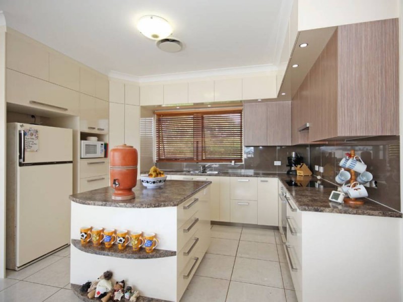 8 Deans Street West, Clontarf QLD 4019