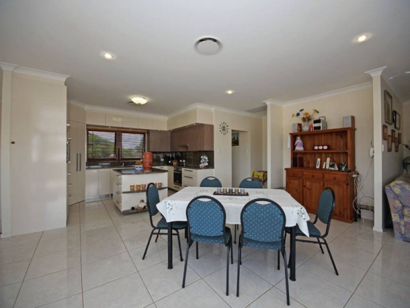 8 Deans Street West, Clontarf QLD 4019