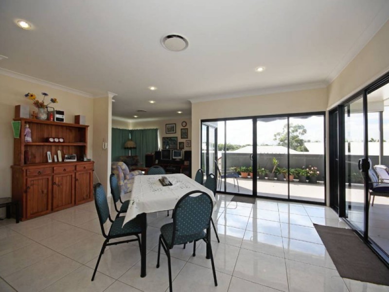 8 Deans Street West, Clontarf QLD 4019