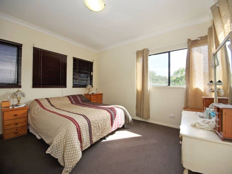 8 Deans Street West, Clontarf QLD 4019