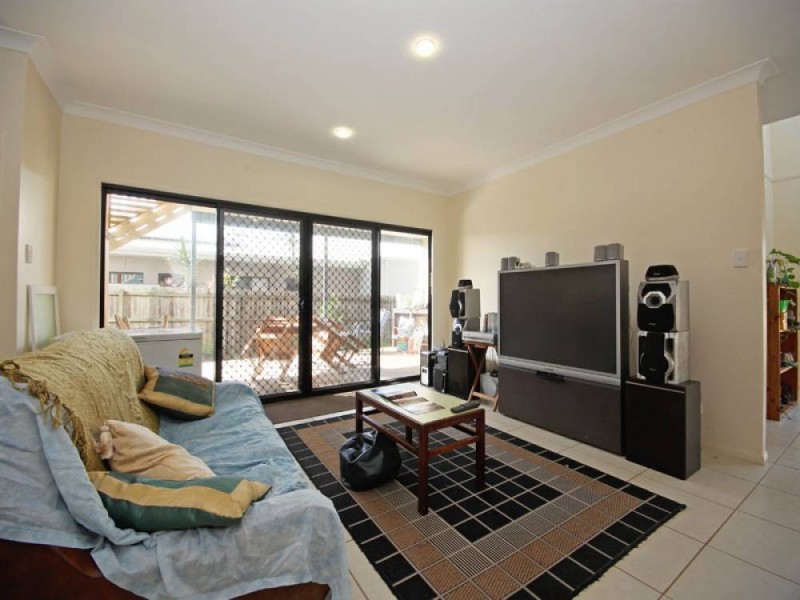 8 Deans Street West, Clontarf QLD 4019