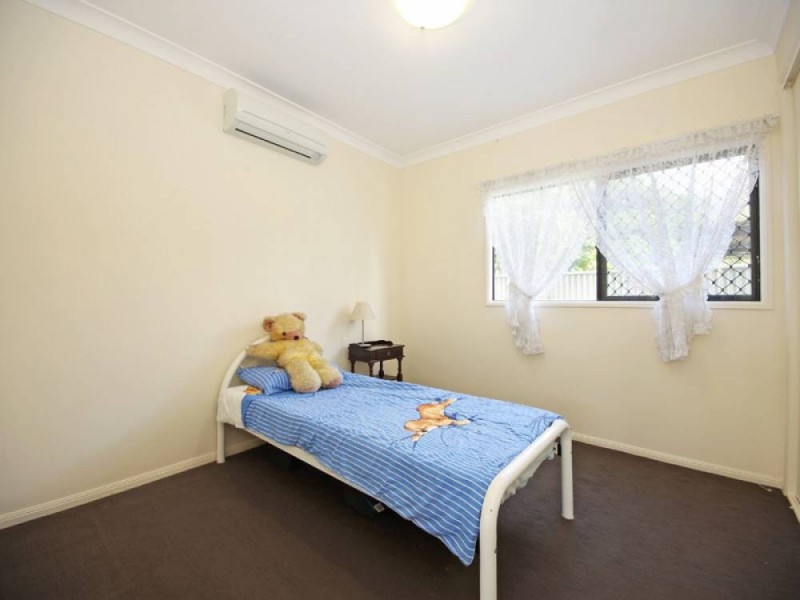 8 Deans Street West, Clontarf QLD 4019